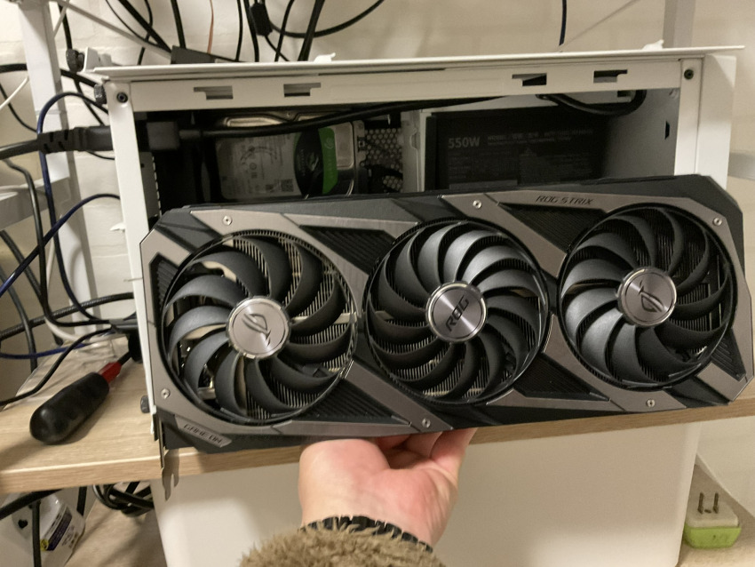 ASUS ROG-STRIX-RTX3080-O10G-V2-GAMING
SilverStone SUGO 14