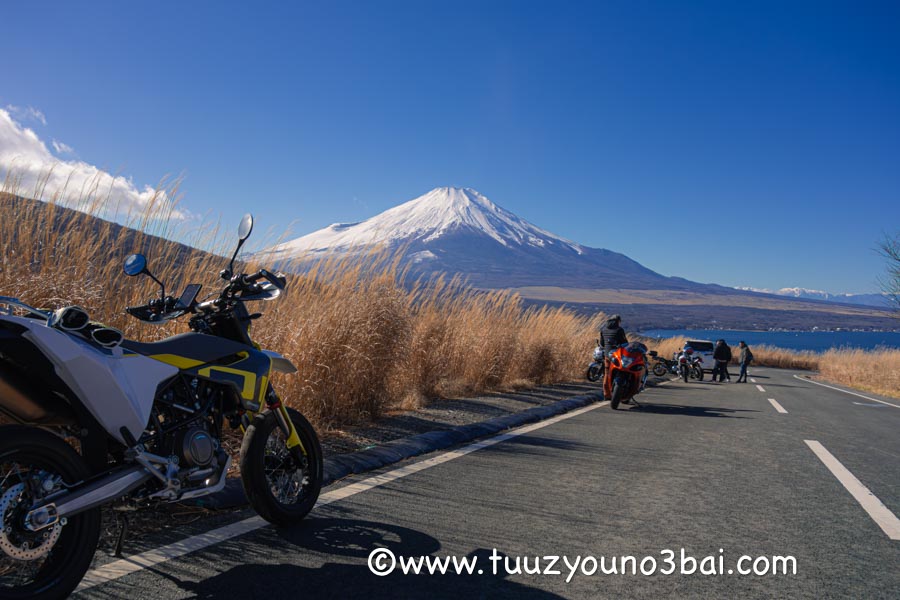 Husqvarna 701Supermoto
富士山