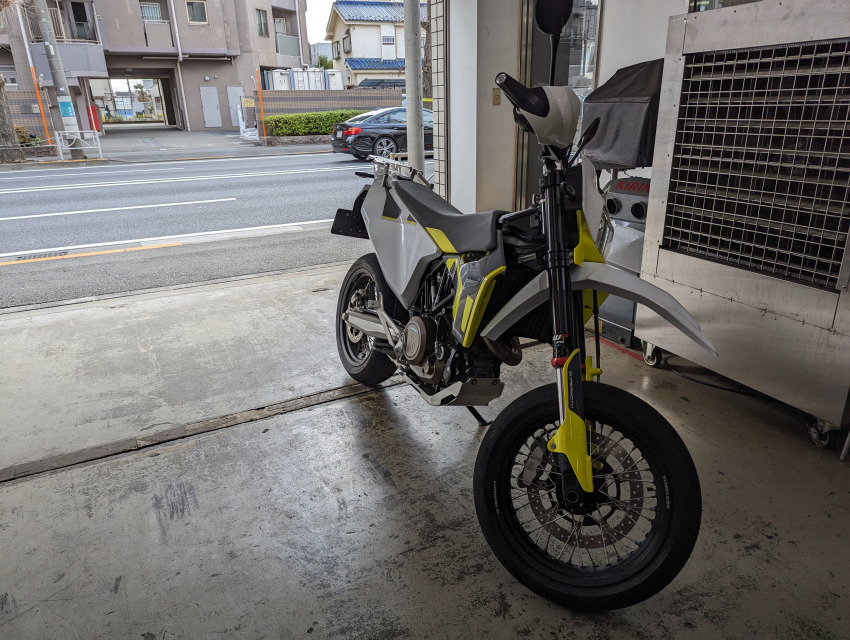 701 Supermoto 1年点検